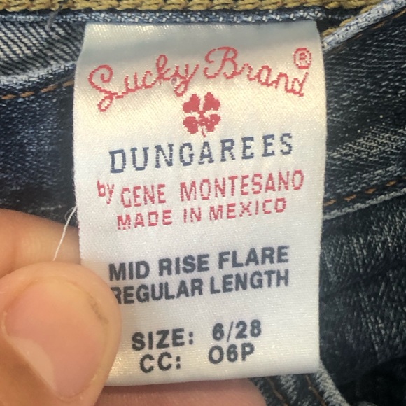 Women’s Lucky Brand Mid Rise Flare Jeans Sz 6/26 Blue - Picture 3 of 6